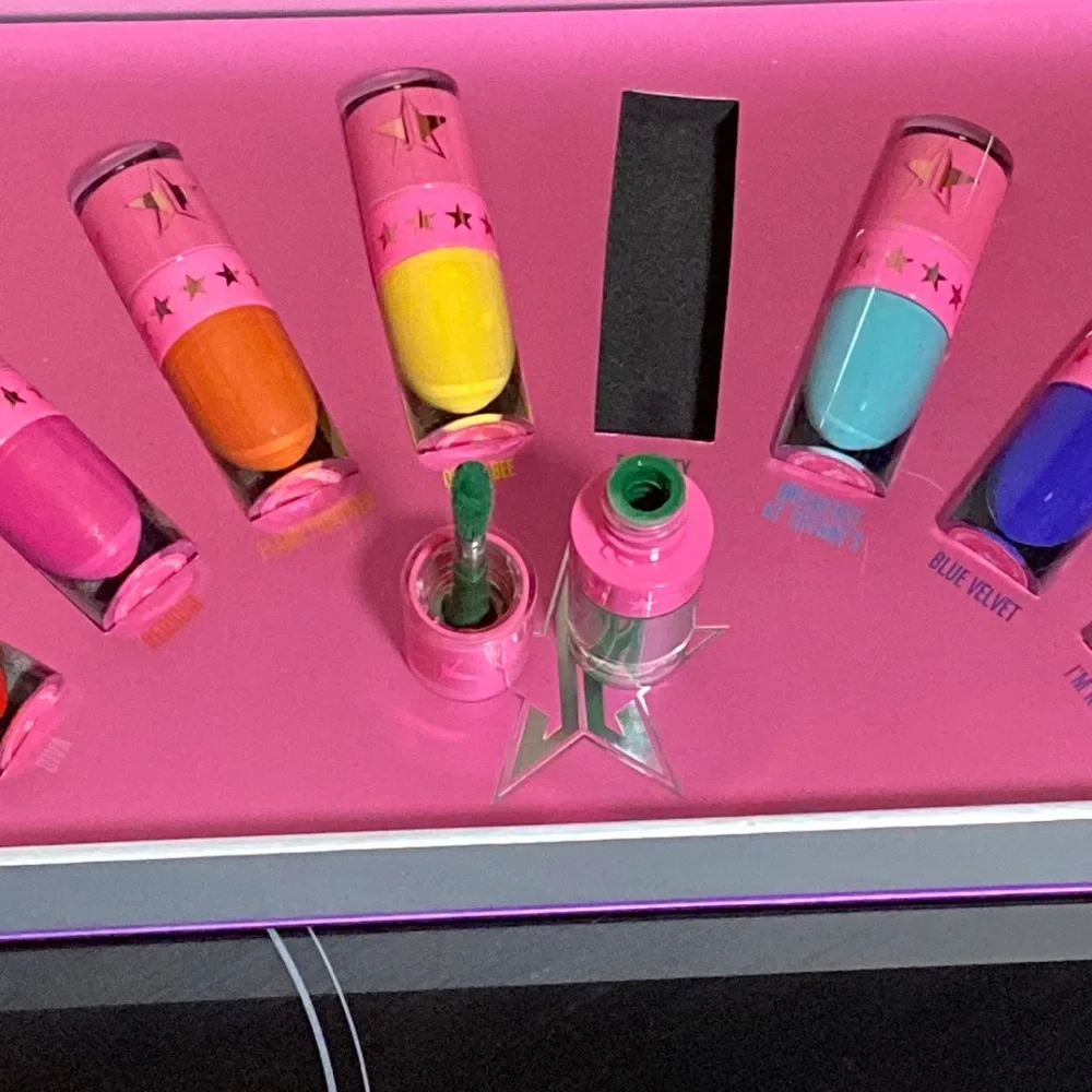 Jeffree star cosmetics - EQUALITY mini velour liquid lipstick set - Picture 3 of 7